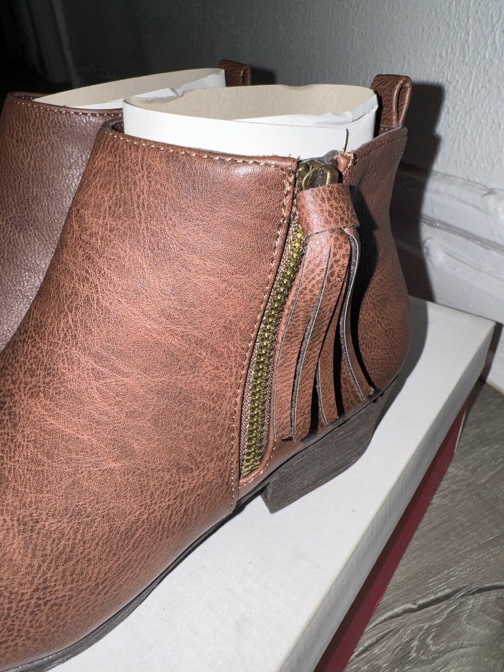 Brown Ankle Booties Tassel Side Zip Low Block Heel Textured US 6.5 - Picture 4 of 7